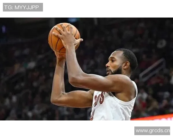 莫布里高效表现7投5中贡献14分5篮板4助攻三分球命中率出色