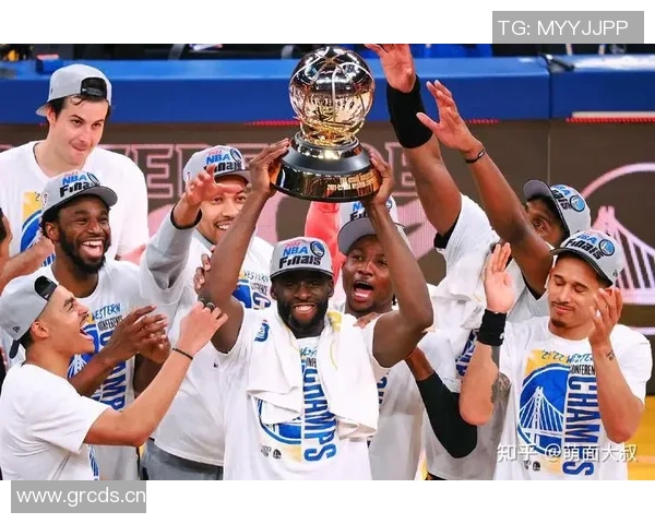 外援双子星联手发威引领球队逆转胜利全场观众欢呼不已